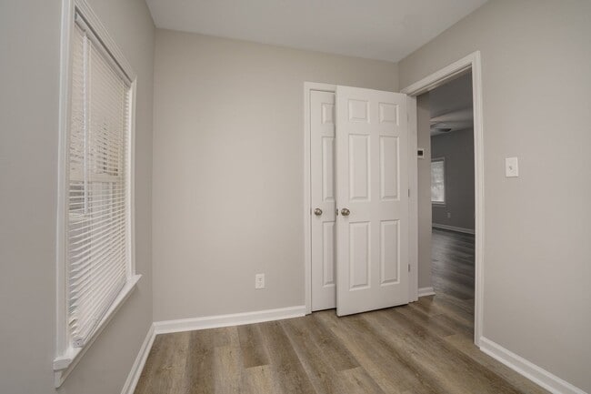 Building Photo - 2 Bedroom House - Coming Soon!