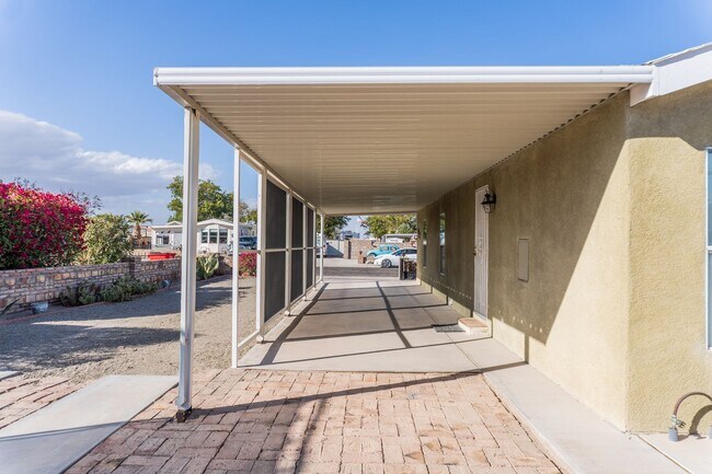 Foto del edificio - Cozy & Bright Manufactured Home in Fortuna...