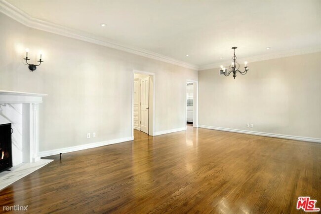 Building Photo - 1 br, 1 bath Condo - 161 S Rodeo Dr