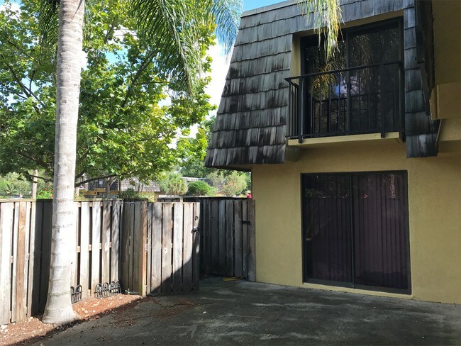 Building Photo - 5376 Elm Ct