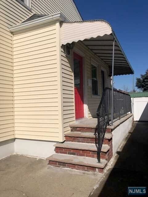 Building Photo - 114 Stevens Pl