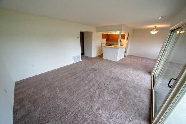 Sala de estar (Unidad A) - Harborside Village Apartments