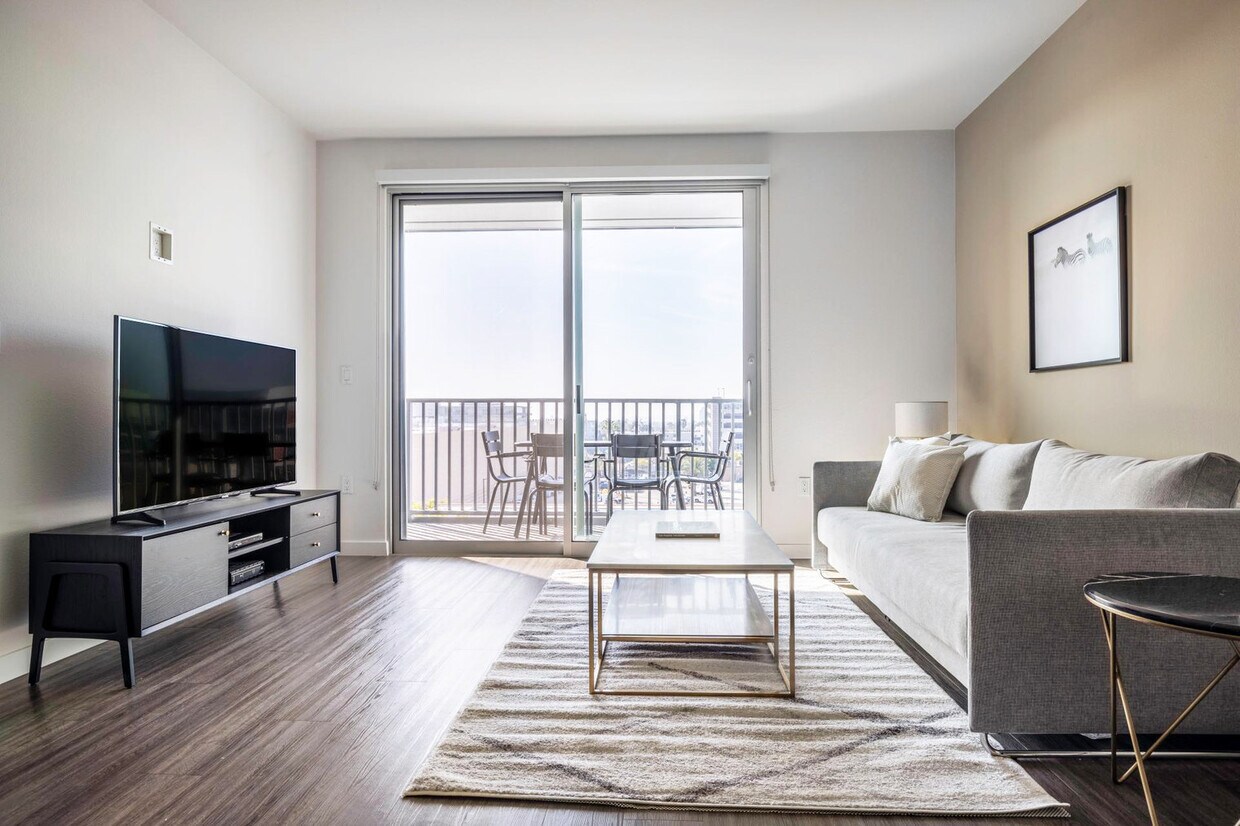 Foto principal - Domain Weho, 7141 Santa Monica Blvd