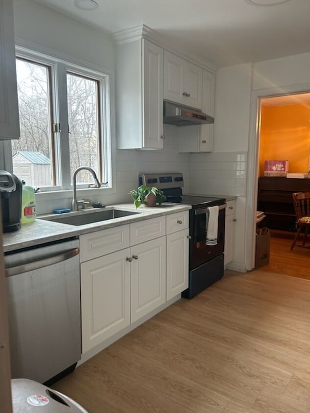 Primary Photo - Beautiful 3 Bedroom, 2 Bathroom Home – Wal...