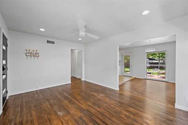 Foto del edificio - 11015 Stallcup Dr