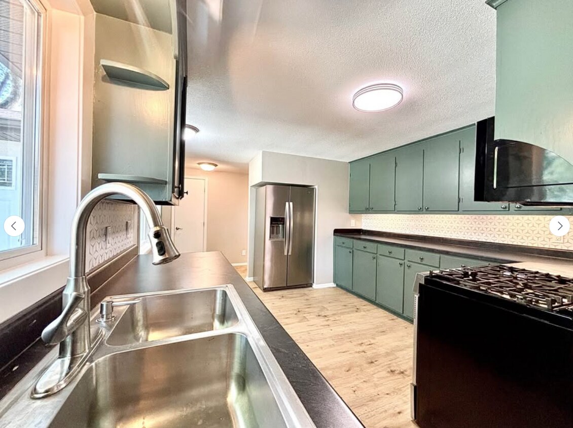 Foto principal - 730 Vernon Ave NW