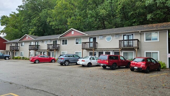 Building Photo - 2364 Wi 16
