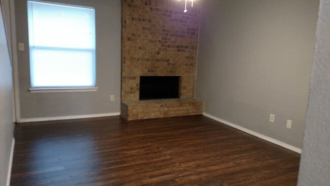 Photo - 2017 Paisley Dr Apartment