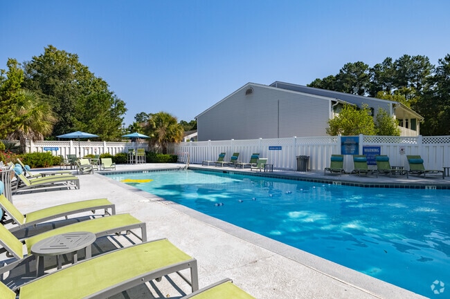 Pool - Azure Cove Apartment Homes