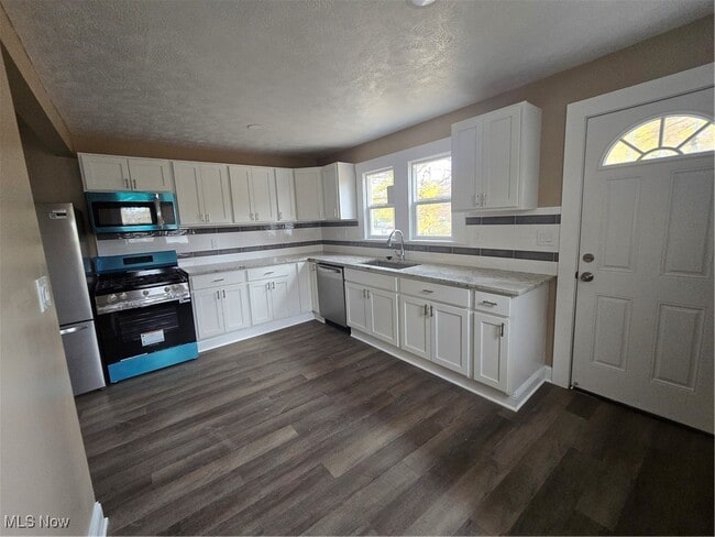 Building Photo - 2294 E 100th St