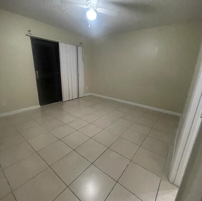 Foto del edificio - 1304 Riverside Dr