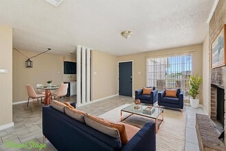 Building Photo - 4003 Stonebridge Dr