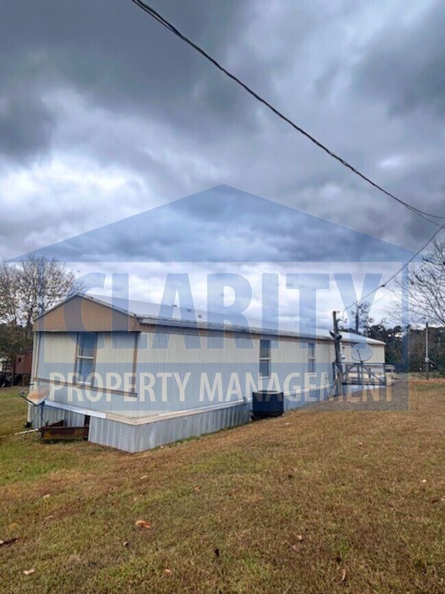 Building Photo - Three bedroom single level home!