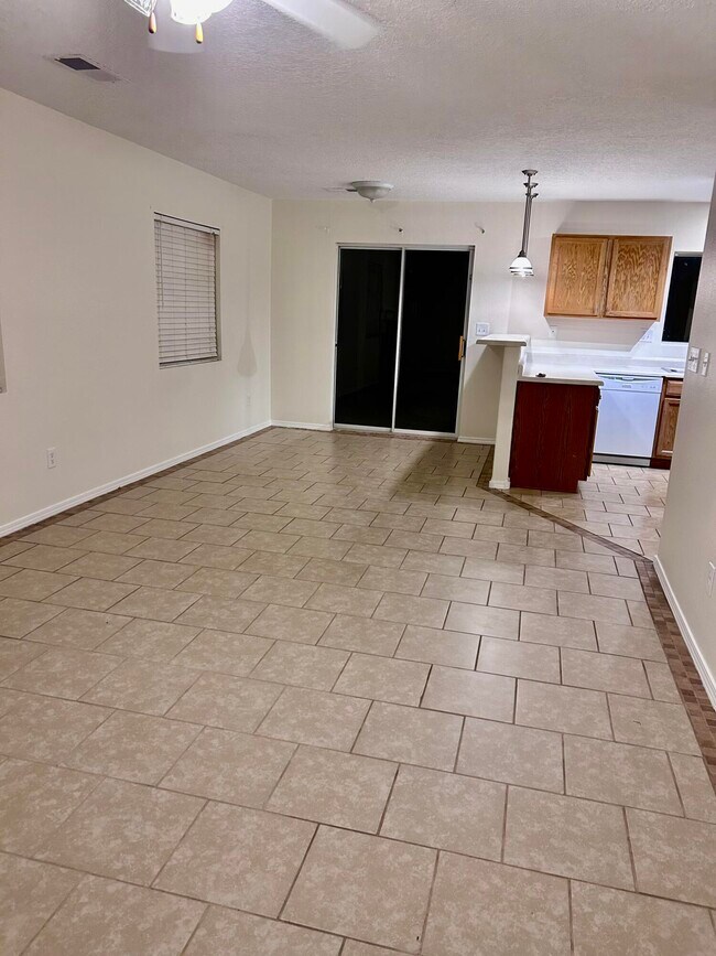 Foto del edificio - 6137 Vaughn Dr NE