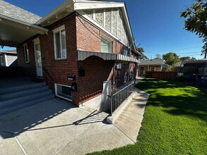 Building Photo - 4662 N Williams St