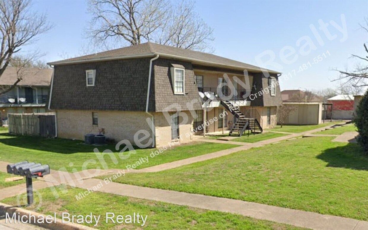 228 Vista Way, Benbrook, TX 76126 House Rental in Benbrook, TX