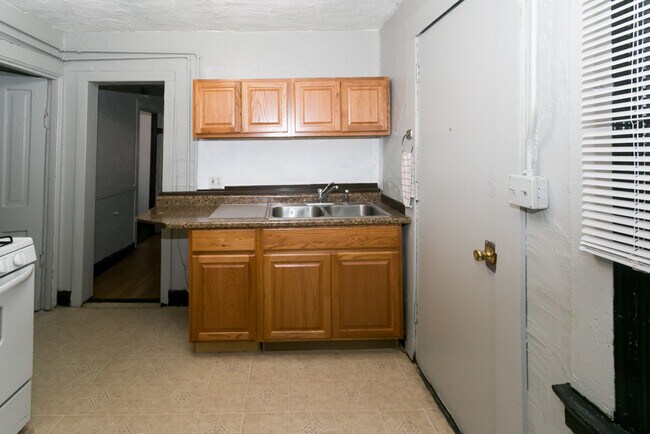 Building Photo - 1514 N Elston Ave