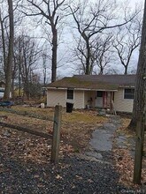 Building Photo - 26 Oakwood Trail S