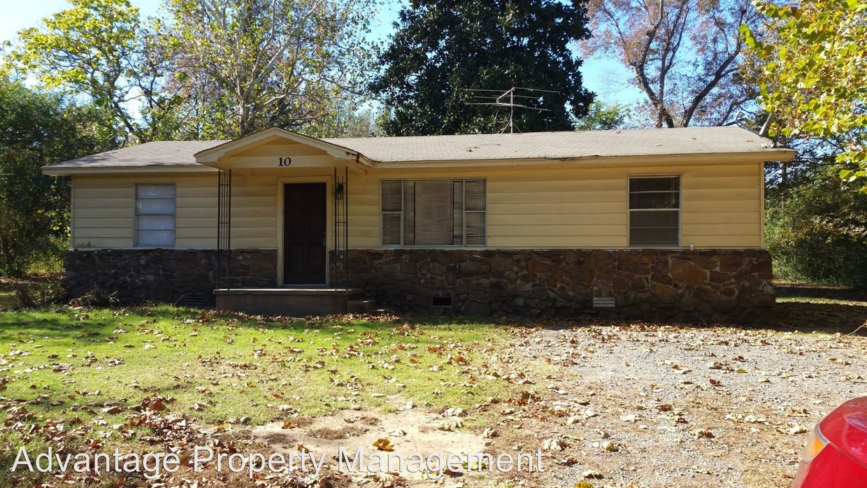 Primary Photo - 2 br, 1 bath House - 10 W Mobbs