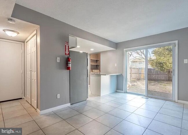 Building Photo - 21 Milstone Ct