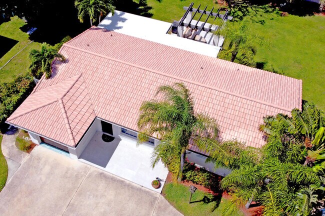 Foto del edificio - 2031 Pleasant Dr