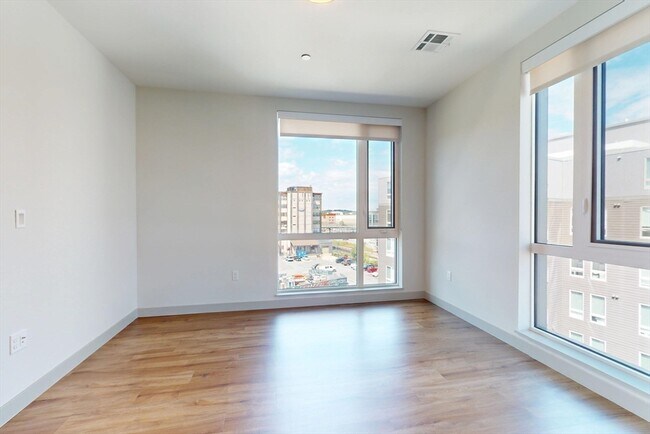 Building Photo - 80 Rugg Rd