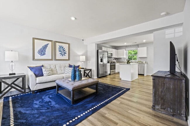 Building Photo - Modern End-Unit 3 BD/2.5 BA Greenville Tow...