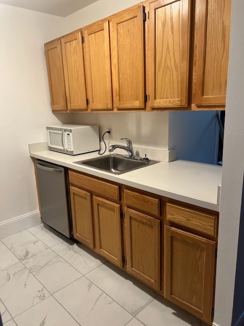 Foto del edificio - 130 Lenox Ave