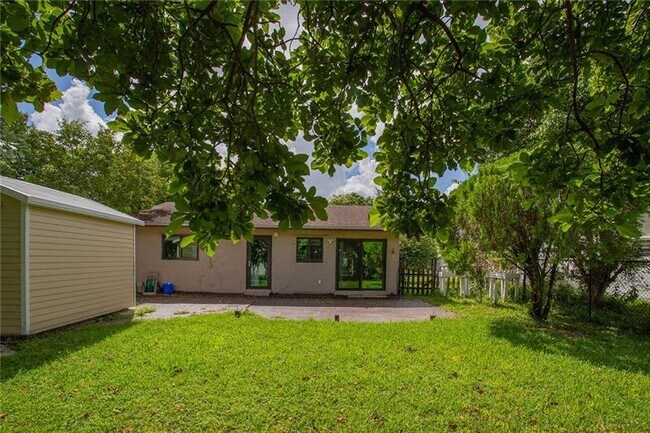 Building Photo - 9705 NW 70th St