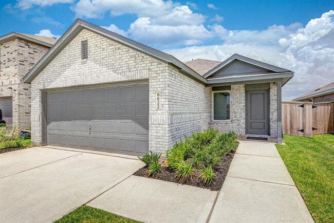 Building Photo - 6822 Date Palm Dr