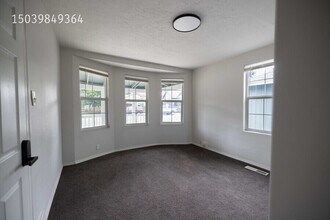 401 S Main St