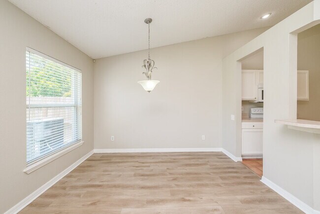 Foto del edificio - 10408 Hallmark Blvd