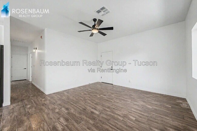 Foto del edificio - 2956 N Richey Blvd