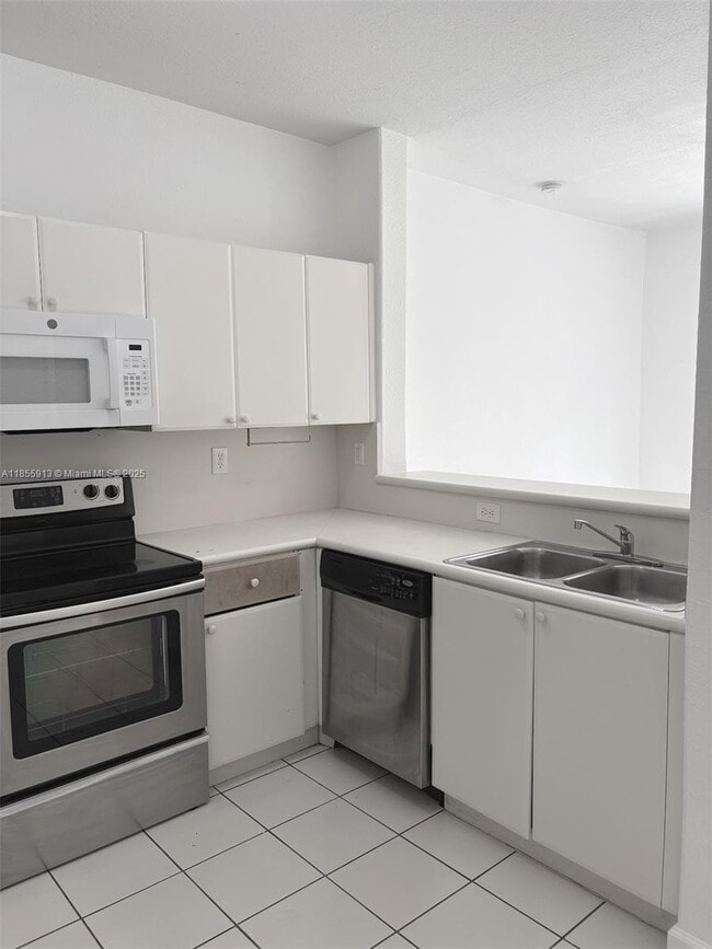 Foto del edificio - 1663 SE 27th Dr