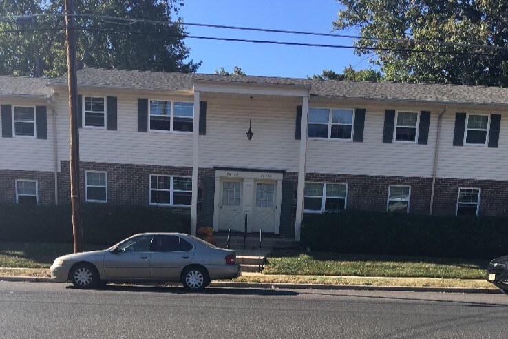 Foto principal - 10 E Rudderow Ave