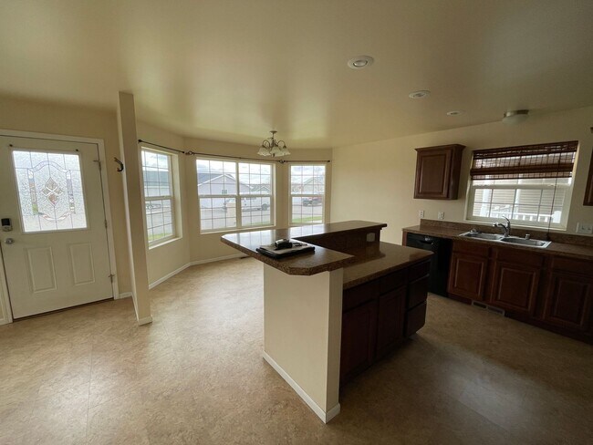 Foto del edificio - Spacious 3 bed for rent!