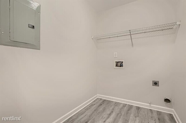 Building Photo - 5 br, 3.5 bath House - 141 Wood Way UNIT