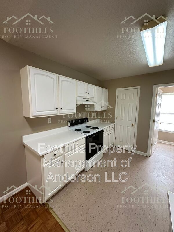 Foto del edificio - 1419 Oak Hill Dr