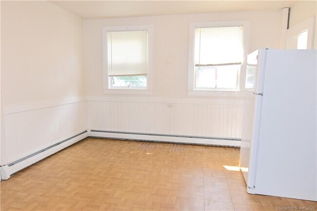 Building Photo - 233 S Whitney St