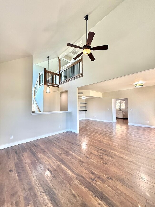 Building Photo - 901 Manzanita Dr