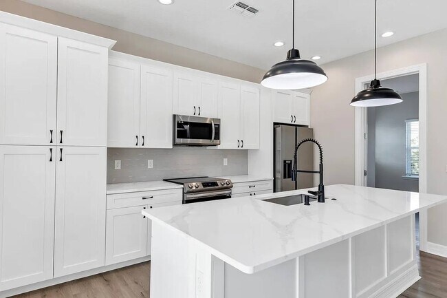 Foto del edificio - 8483 Laureate Blvd