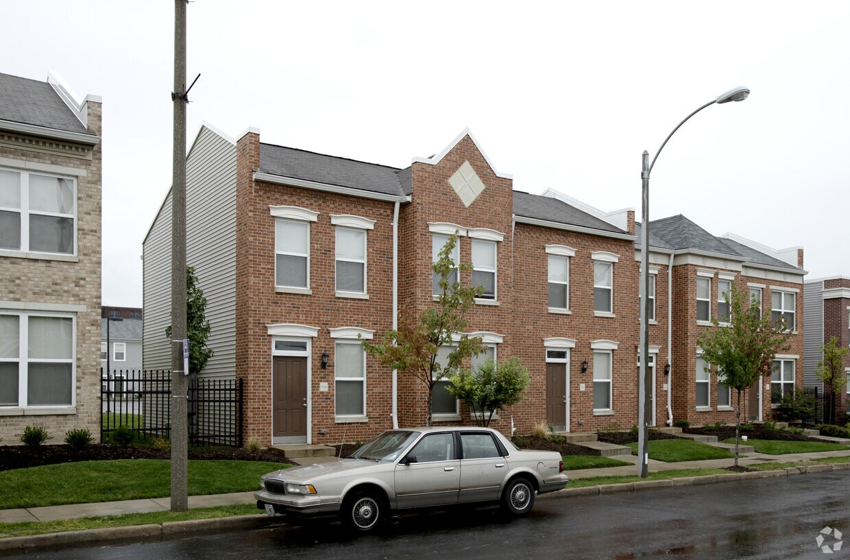 Alturas de Cambridge - Cambridge Heights Apartments I & II