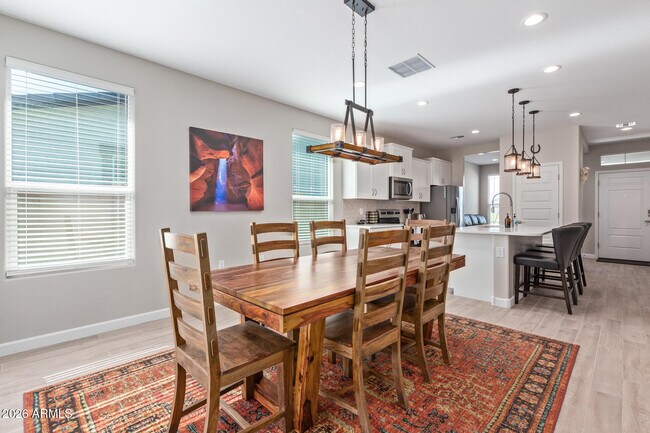 Foto del edificio - 8835 S 166th Ave