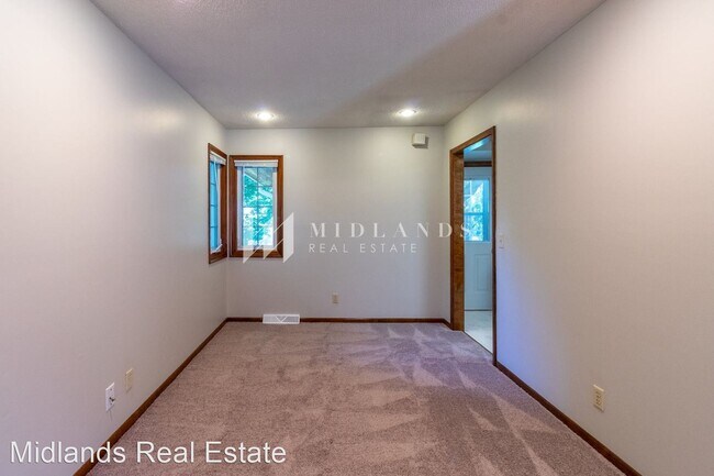 Building Photo - 3 br, 2.5 bath House - 14712 Orchard Cir