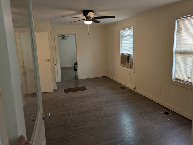 Foto del edificio - 422 Gamble Rd