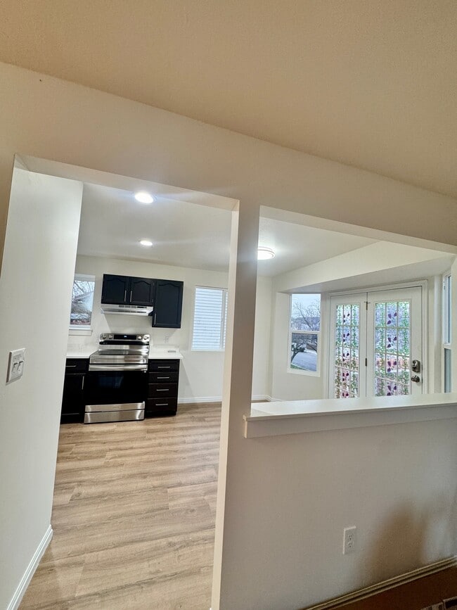 Foto del edificio - 917 N Dorothea Way