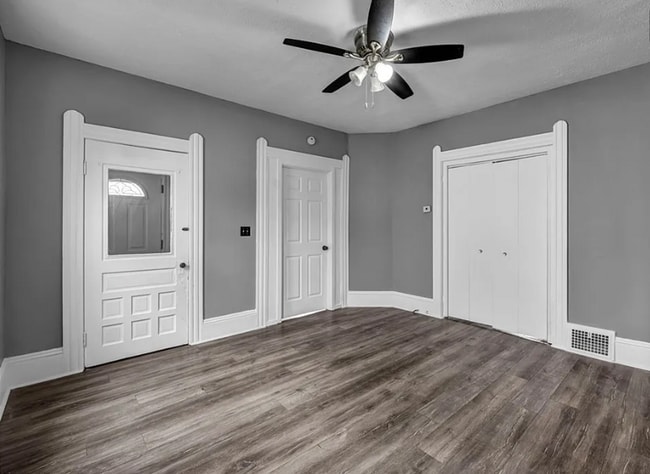 Building Photo - 3134 W 88th St