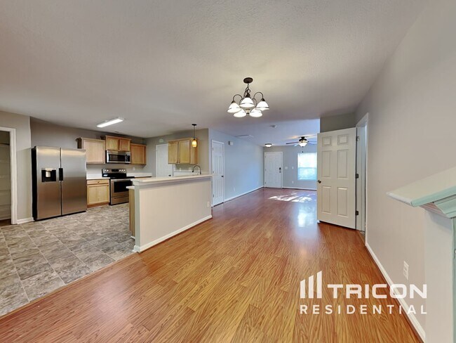 Building Photo - 1734 Red Bird Cir SE