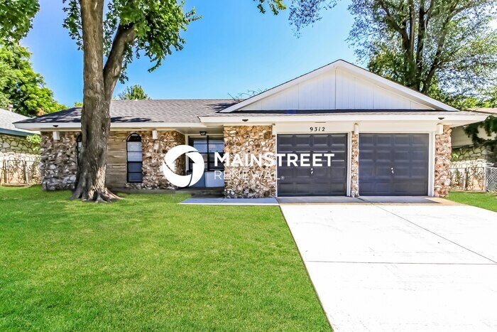 3 Bedroom Pet-Friendly Home in Midwest City, OK with Main Street Renewal - 3 Bedroom Pet-Friendly Home in Midwest City, OK with Main Street Renewal