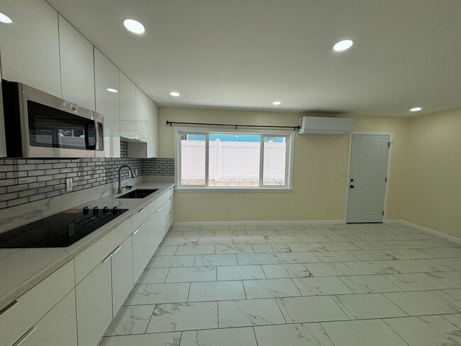 Photo - 1674 Kino St Apartment